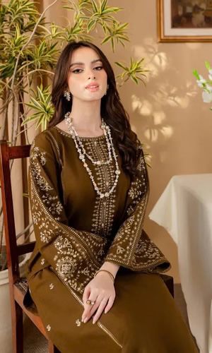#7037 Two-Piece Premium Dhanak Suit – Elegance Woven in Luxury NIN