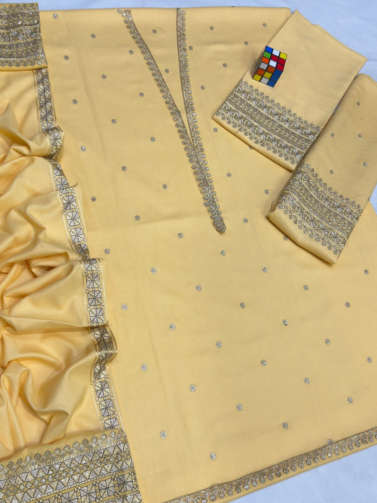 #5081 Signature π― Pure Dhanak Embroidered Suit β With Embroidered Trouser & Shawl Pallu AB